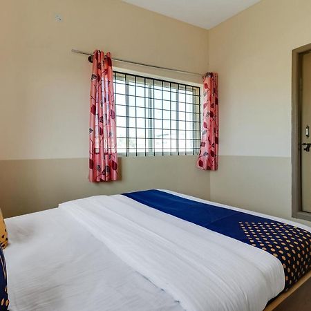 ホテルSpot On 76940 Sri Annapoorneshwari Residency Boarding & Lodging ハッサン エクステリア 写真