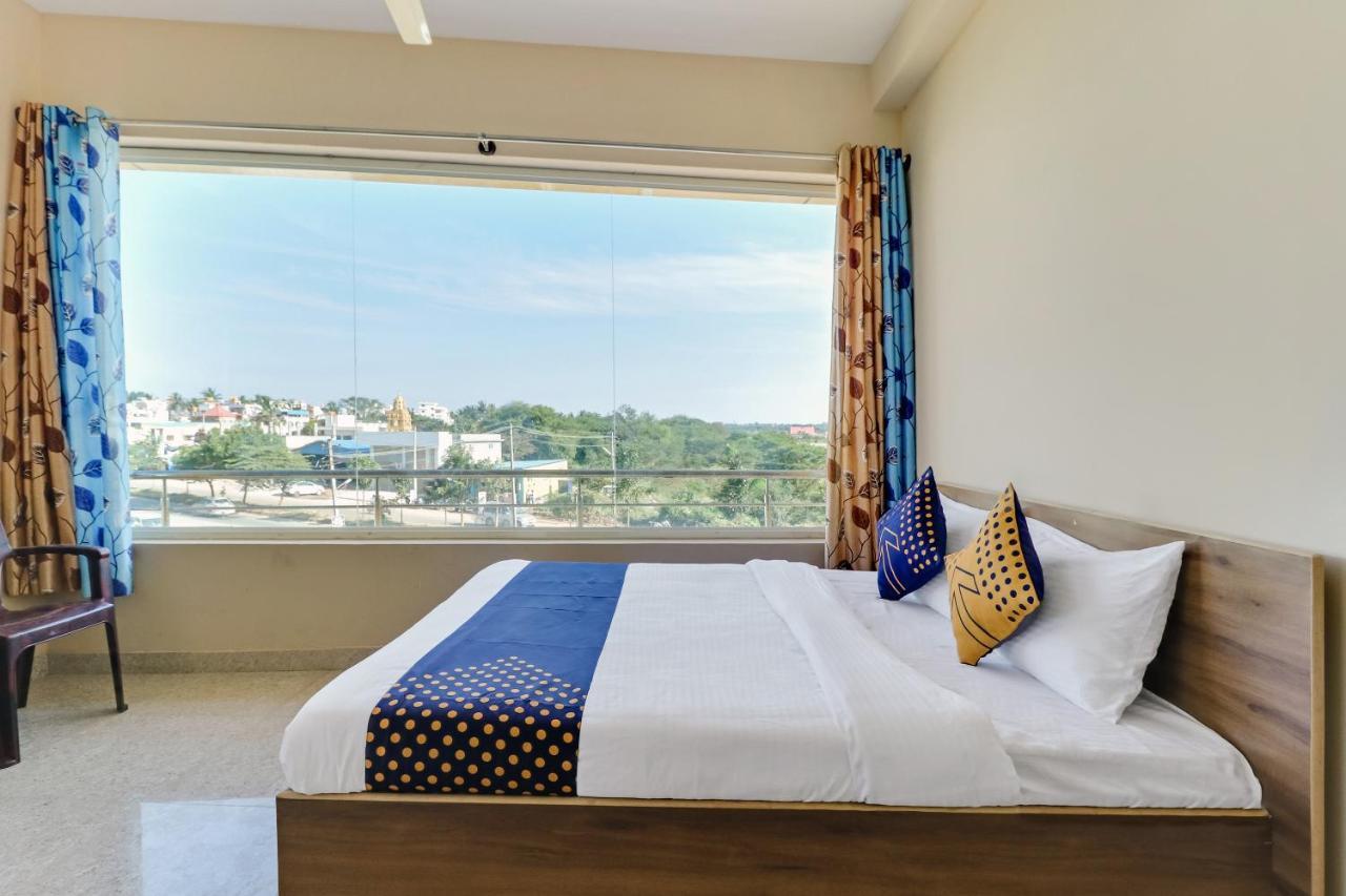 ホテルSpot On 76940 Sri Annapoorneshwari Residency Boarding & Lodging ハッサン エクステリア 写真