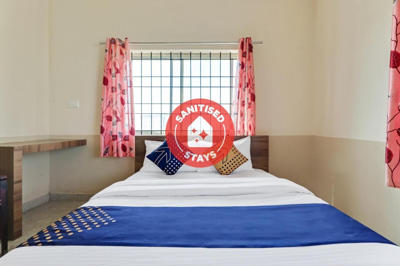 ホテルSpot On 76940 Sri Annapoorneshwari Residency Boarding & Lodging ハッサン エクステリア 写真